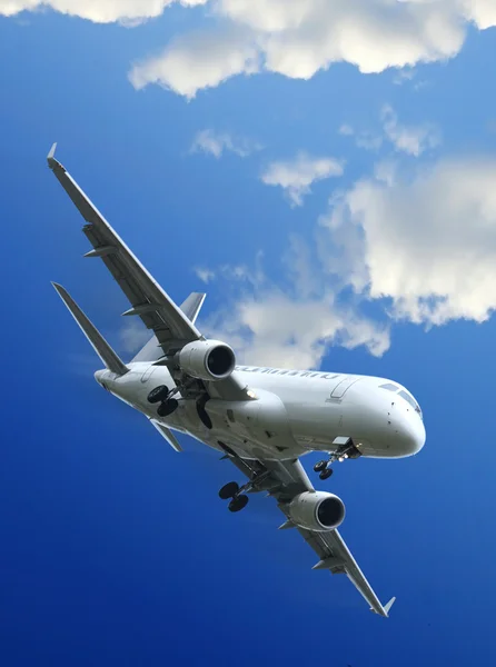 Commerciële vliegtuigen opstijgen — Stockfoto