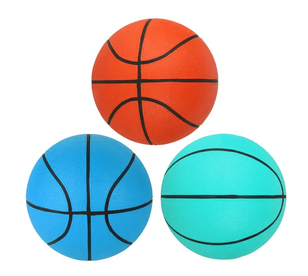 Баскетбольные мячи на белом фоне — стоковое фото