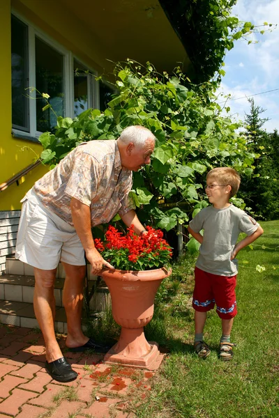 Grand-père et petit-fils — Photo
