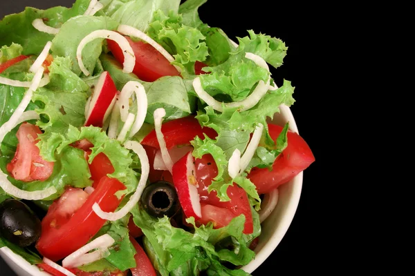 Fresh salad with onion, tomato and basil — Stock Photo, Image