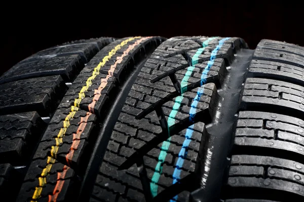 Novo pneu de inverno — Fotografia de Stock