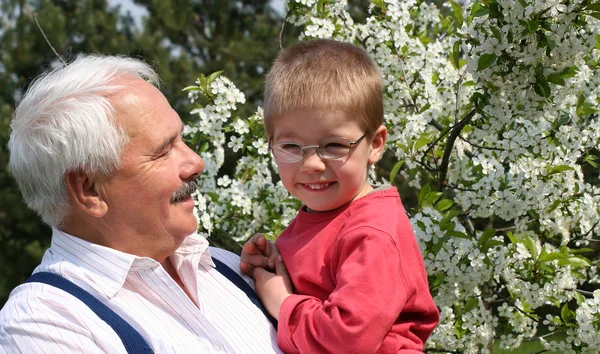 Happy spring with grandfather — Stock Photo, Image