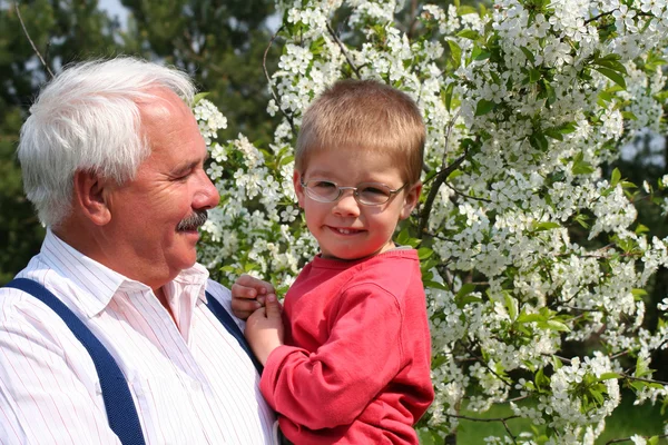Happy spring with grandfather — Stock Photo, Image