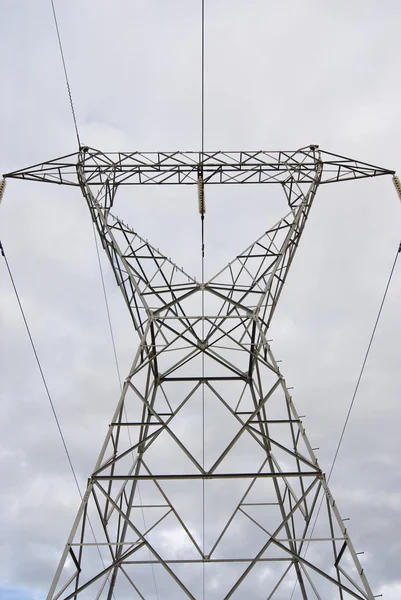 Elektřina pylonu se mraky — Stock fotografie