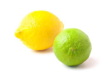 Yeşil limon ve limon kapat