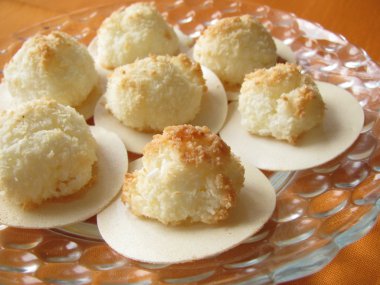 Coconut macaroons clipart