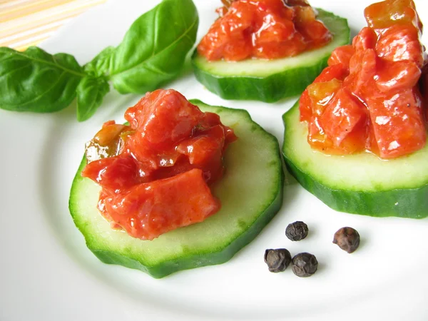 stock image Bits with cucumber and beef salad