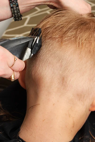 Corte de cabelo profissional — Fotografia de Stock