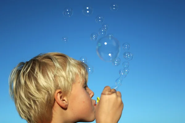 Плавающие пузыри — стоковое фото