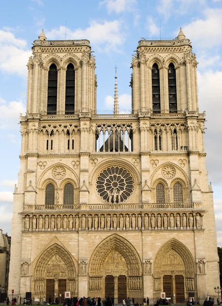 Notre Dame de Paris. Vista frontal . — Fotografia de Stock