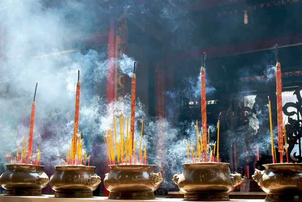 Bastoncini di incenso in pagoda — Foto Stock