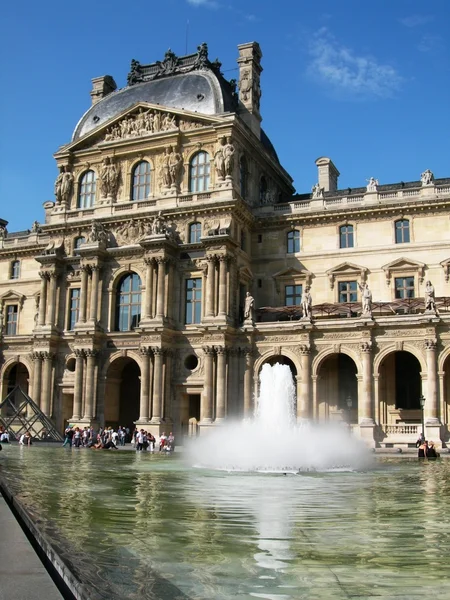 Louvre Museum — Stockfoto