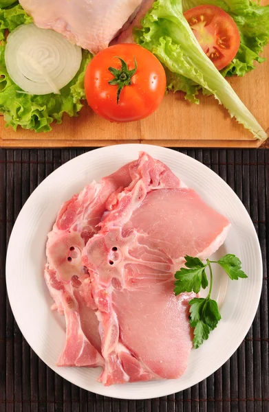 Rauw vlees. geïsoleerd — Stockfoto