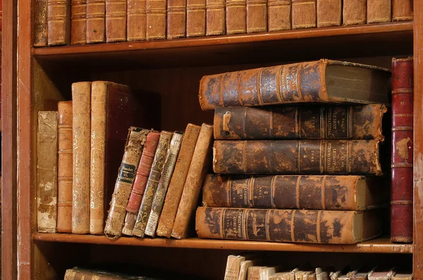 오래 된 책 들. — 스톡 사진