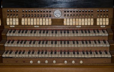 eski kilise organ