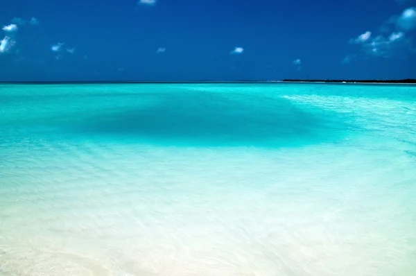 Turquoise ocean — Stock Photo, Image