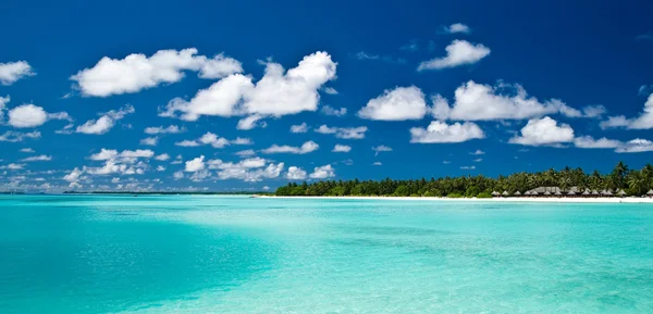 Piękna tropikalna wyspa — Zdjęcie stockowe