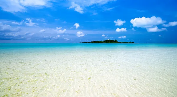 Ilha tropical no oceano Índico — Fotografia de Stock
