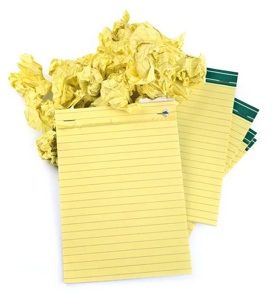 Papieren notitieblokken en verfrommeld papier — Stockfoto