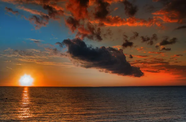 Beautiful vibrant sunset — Stock Photo, Image
