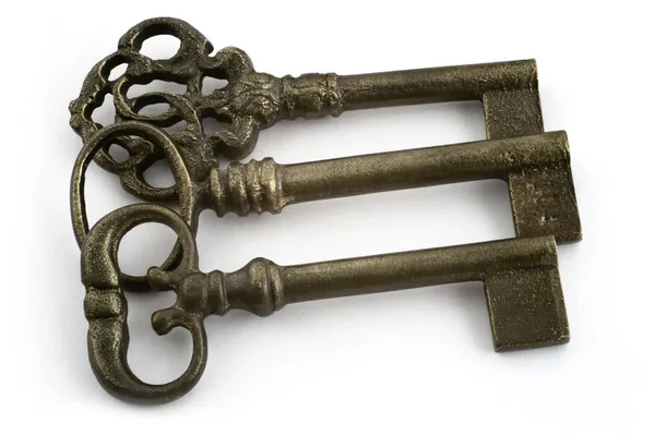 Три старых ключа — стоковое фото