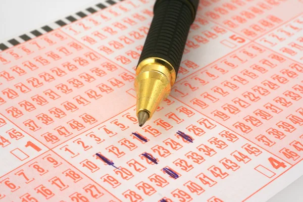 Bilhete de loteria e caneta — Fotografia de Stock