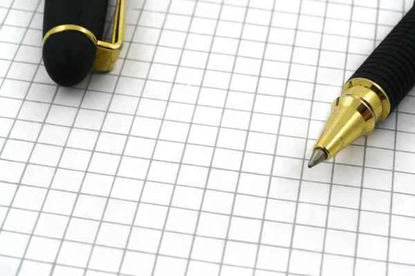 Кончик ручки и бумага — стоковое фото