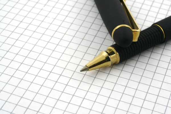 Άκρη του στυλό και χαρτί — Φωτογραφία Αρχείου