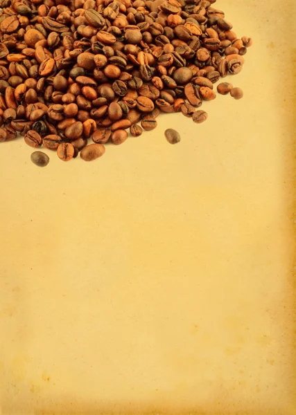 咖啡豆与复古副本空间 — 图库照片