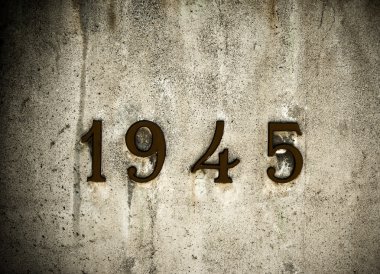 1945