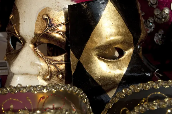 Twee masker van Venetië carnaval — Stockfoto