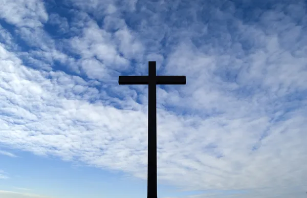 Небо и крест — стоковое фото