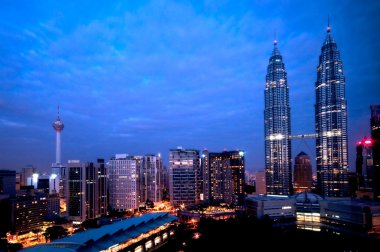 kuala Lumpur gece görünümü