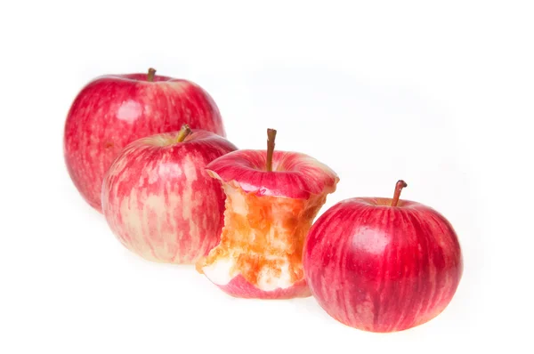 Čtyři červená jablka — Stock fotografie