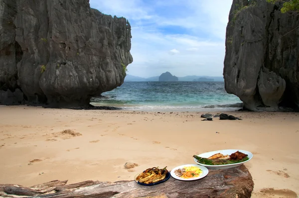 해변에서의 점심 — 스톡 사진