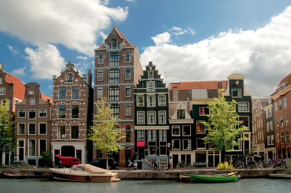Παλιά σπίτια στο Άμστερνταμ — Φωτογραφία Αρχείου