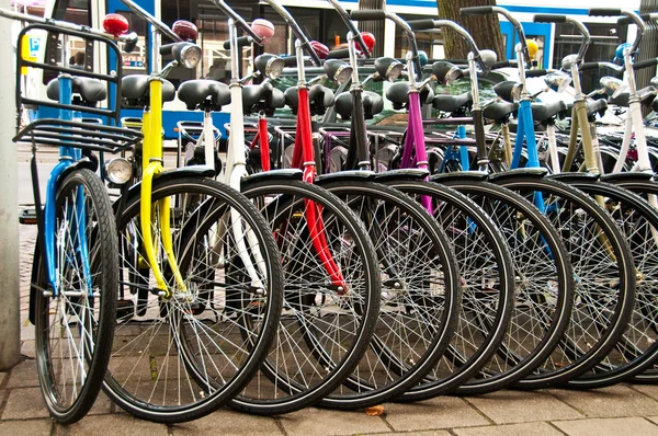 Велосипеди в оренду — стокове фото