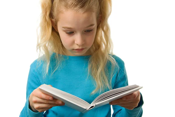 年轻的女孩读一本书 — 图库照片