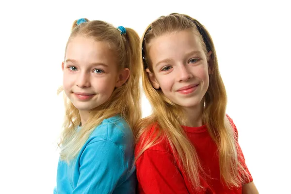 Duas meninas olhando na câmera — Fotografia de Stock