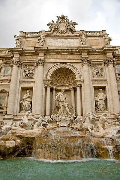 ディ トレヴィ ローマを噴水します。 — ストック写真