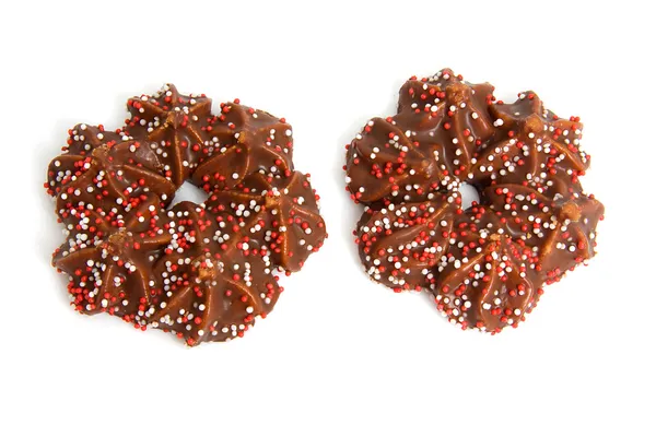 Δύο διάστικτα χριστουγεννιάτικα μπισκότα σοκολάτας — Φωτογραφία Αρχείου