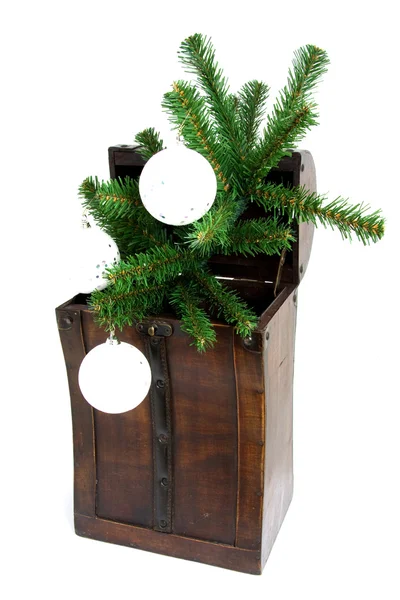 Holzkiste mit Weihnachtsdekoration — Stockfoto