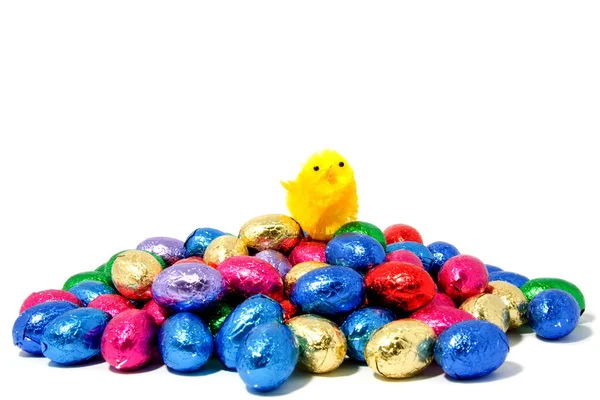 Ovos de Páscoa e frango — Fotografia de Stock