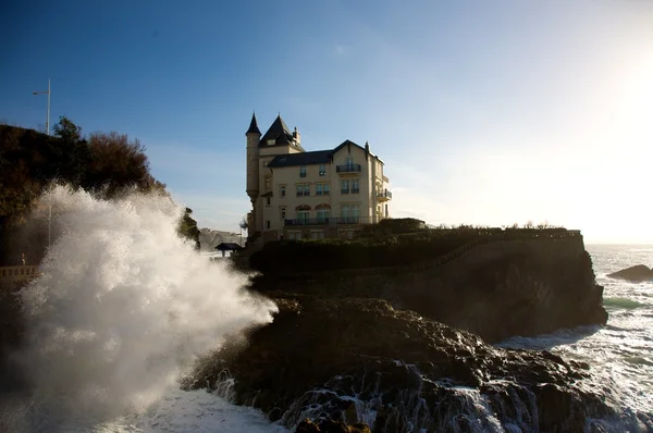 stock image The waves and the house