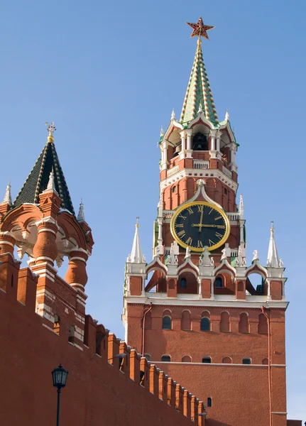 Russia moscow kremlin, Spasskaya / Saviour Tower — стоковое фото