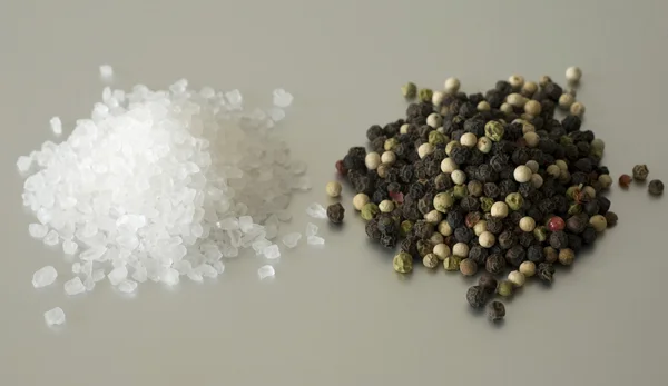 Θαλασσινό αλάτι και πιπέρι — Φωτογραφία Αρχείου