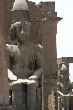 Statue of pharaoh clipart