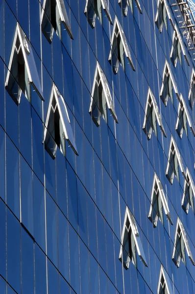 Fenêtres gratte-ciel modernes — Photo