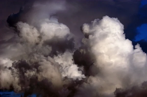 Небезпечні бурхлива хмари — стокове фото