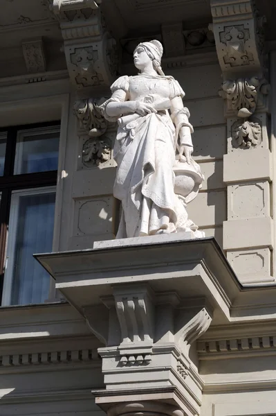 Estatua frente al ayuntamiento de Graz — Foto de Stock